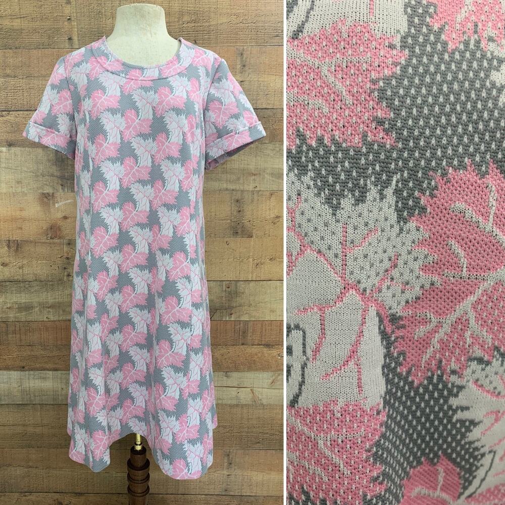 Vintage 1970s Pink Leaf Design Dress 44” Bust /42” Waist